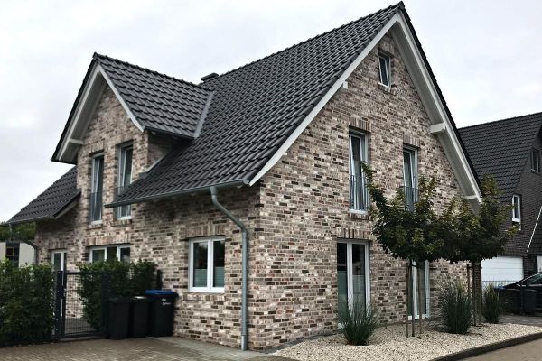 Einfamilienhaus H5 mit Klinker 104-113-NF braun-weiß