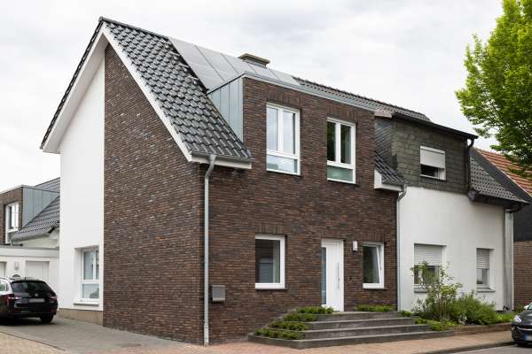 Einfamilienhaus H6 mit Klinker 111-113-DF schwarz - braun