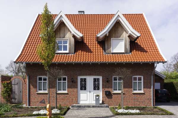 Einfamilienhaus / Landhaus H7 mit Klinker 111-101-NF rot-braun